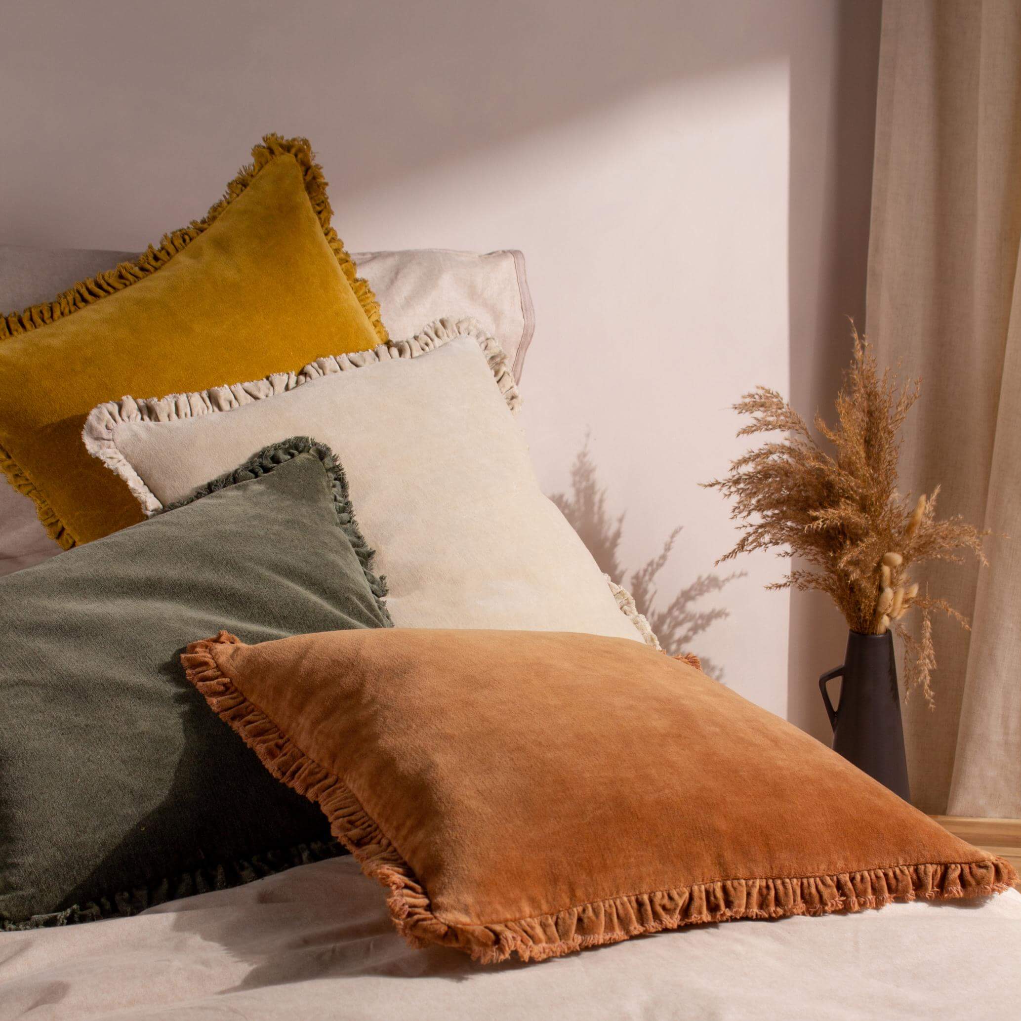 BERTIE 45X45 FEATHER CUSHION NATURAL (colour change) - Natural
