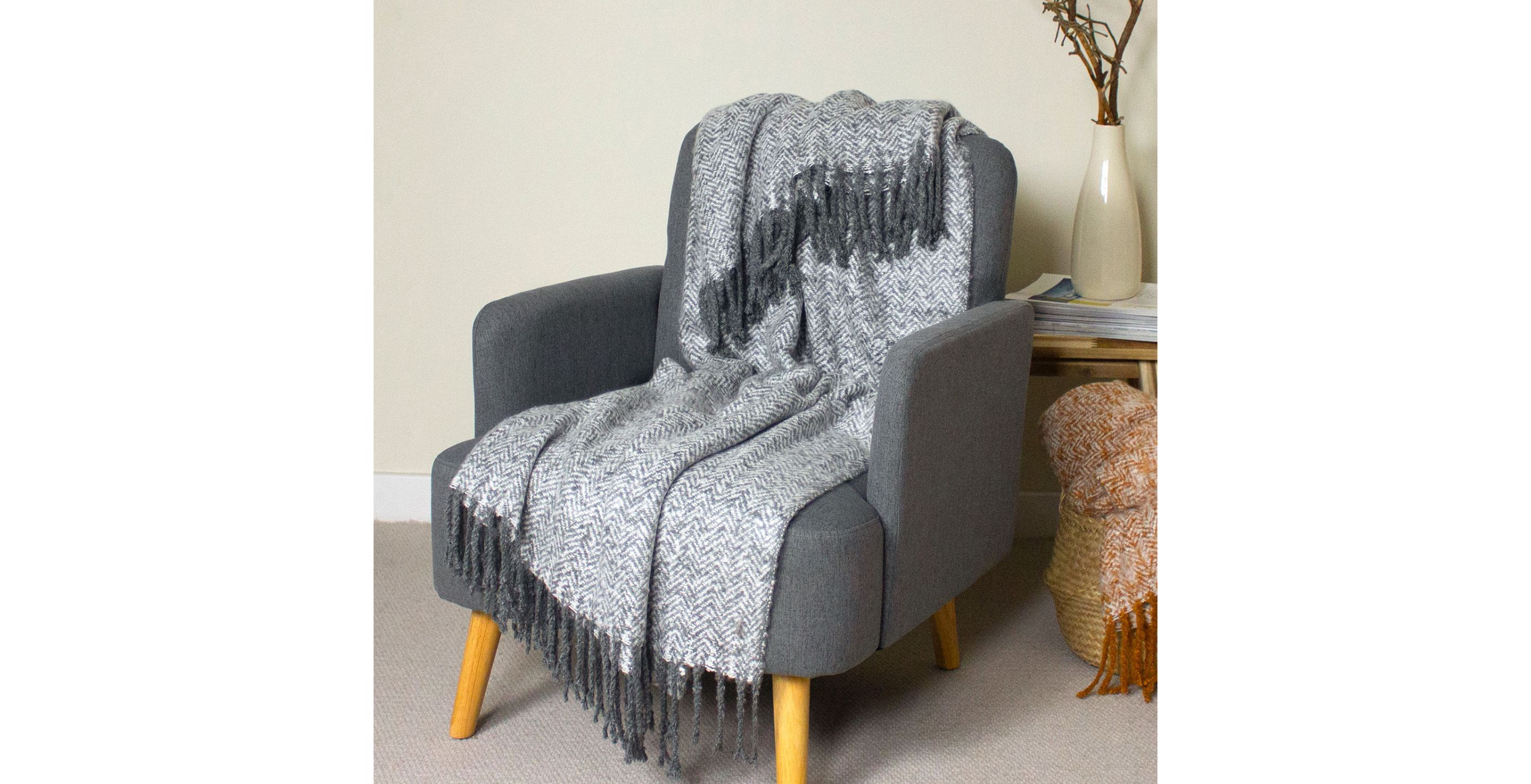 Fringed Herringbone Throw Throws Feather & Black