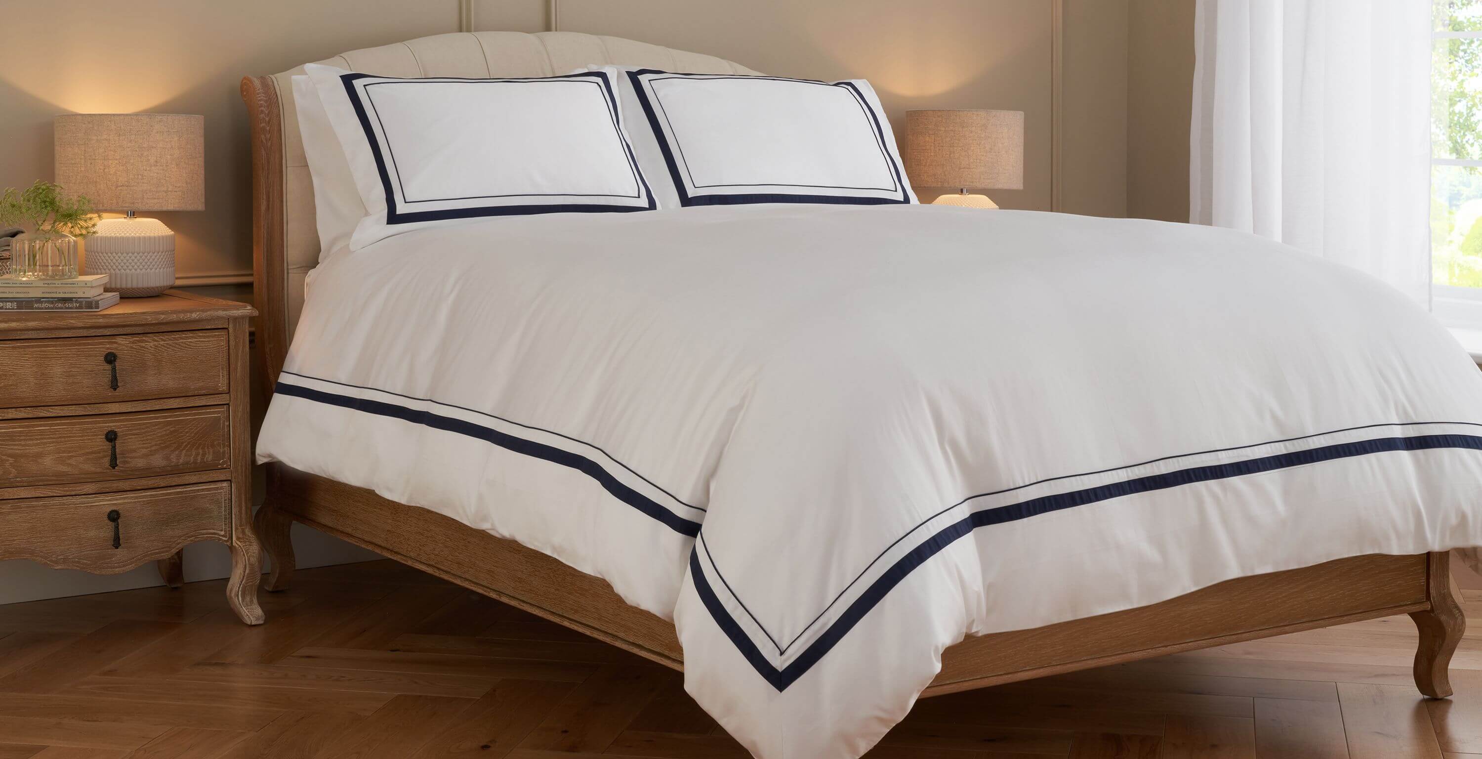 Cotton Collection Sateen Double Row Set Bed Linen Feather & Black