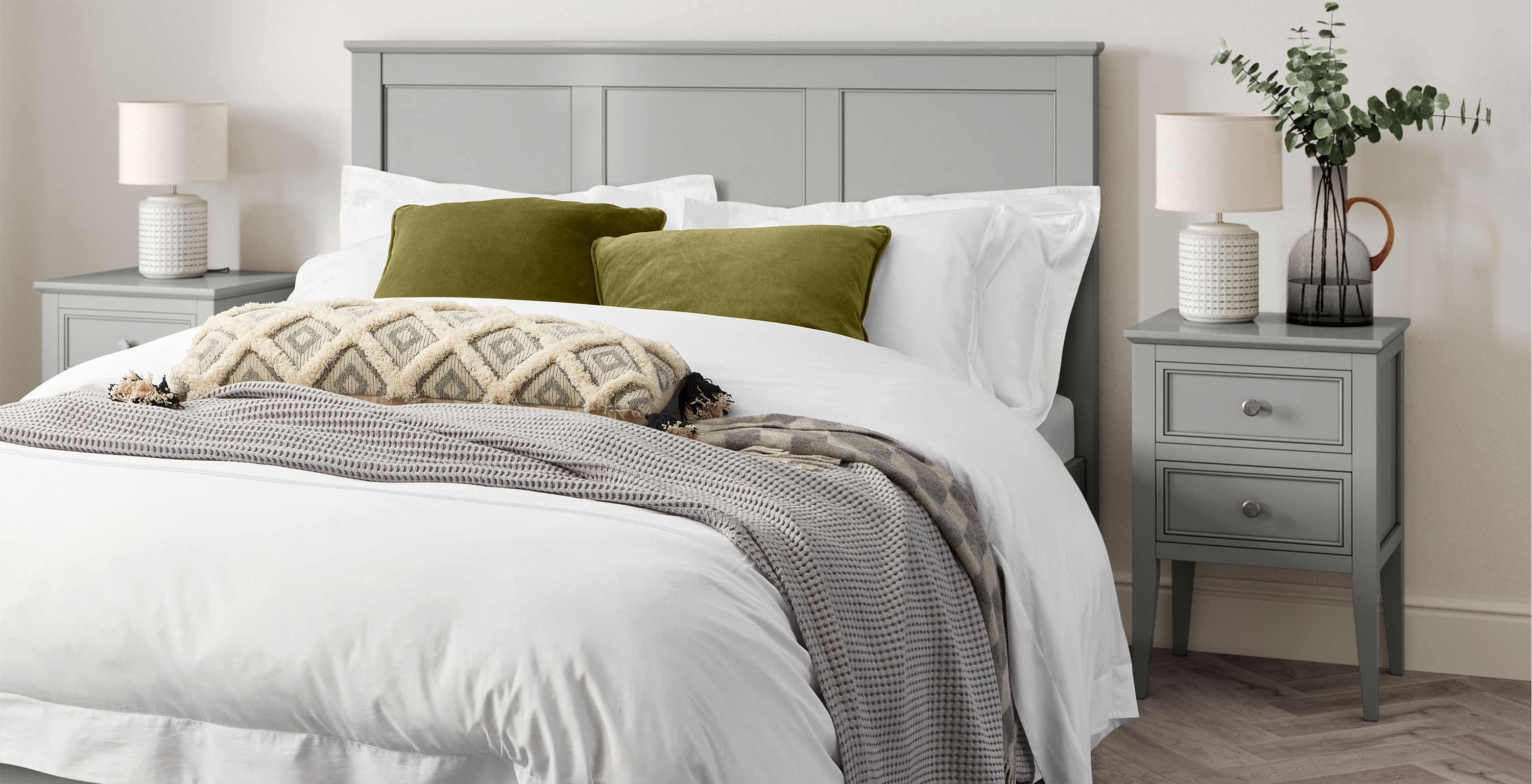 Chawton Bed Feather & Black