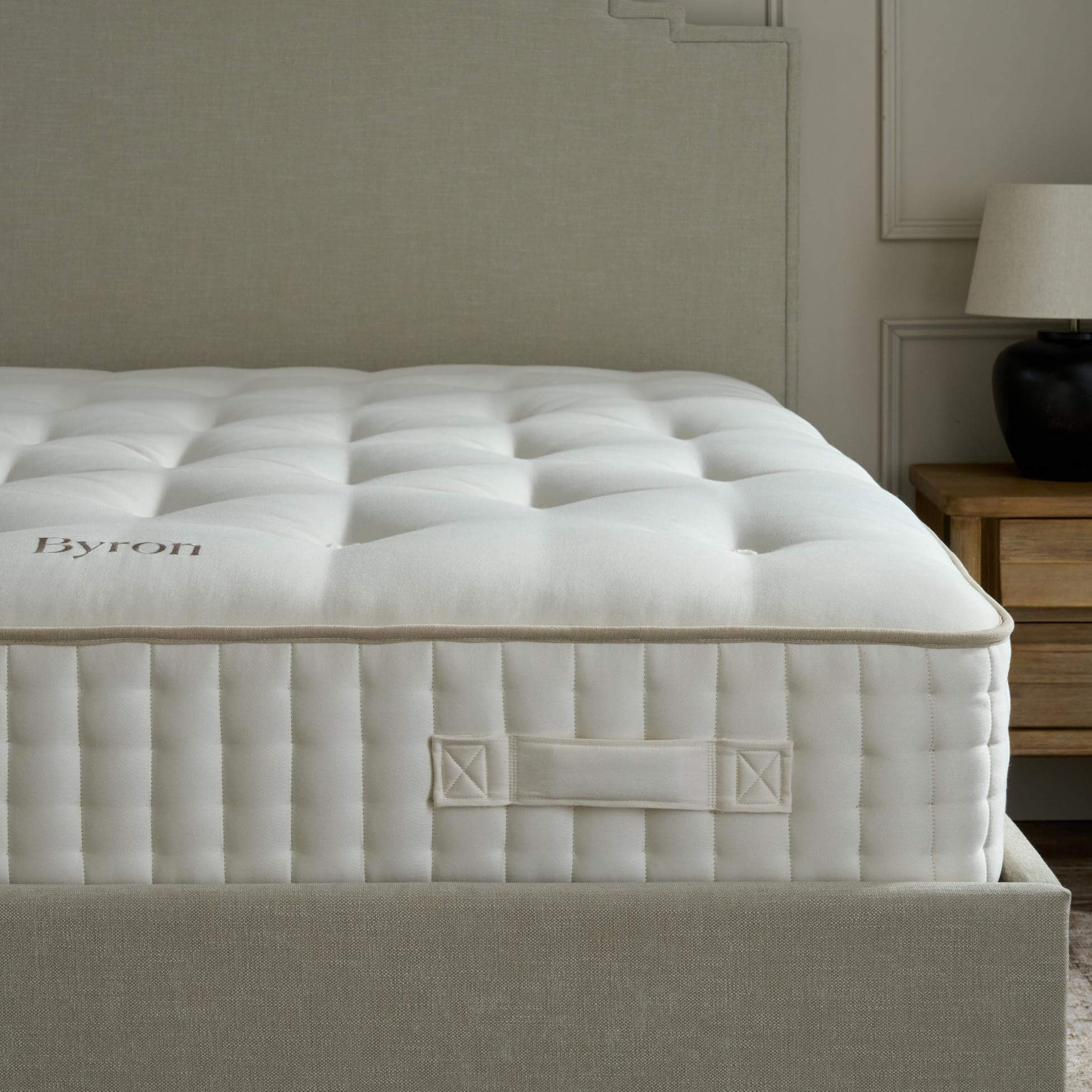 Harrison Spinks Byron Mattress - Zip & Link Mattress, King, Soft - Medium from Feather and Black